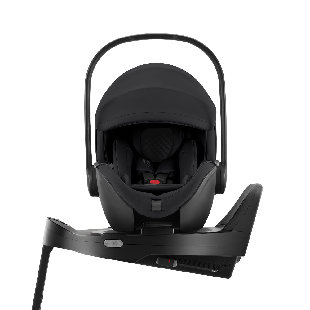 Britax-Römer Baby-Safe Pro infant carrier car seat in Onyx Black on Vario 5Z ISOfix base