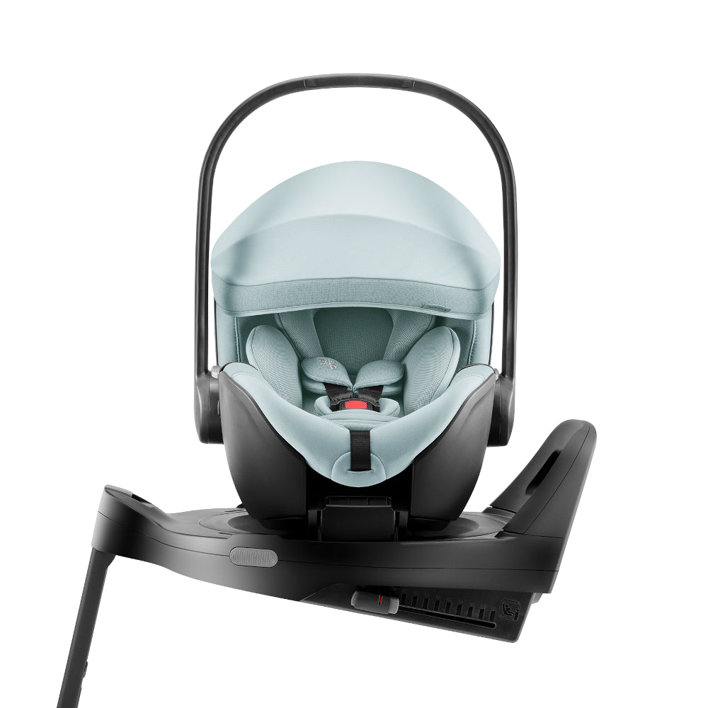 Britax-Römer Baby-Safe Pro infant carrier car seat in Harbor Blue on Vario 5Z ISOfix base