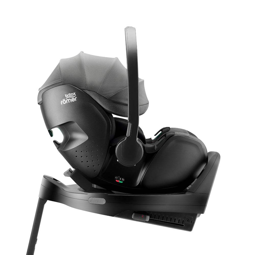 Britax-Römer Baby-Safe Pro infant carrier car seat in Mineral Grey on Vario 5Z ISOfix base