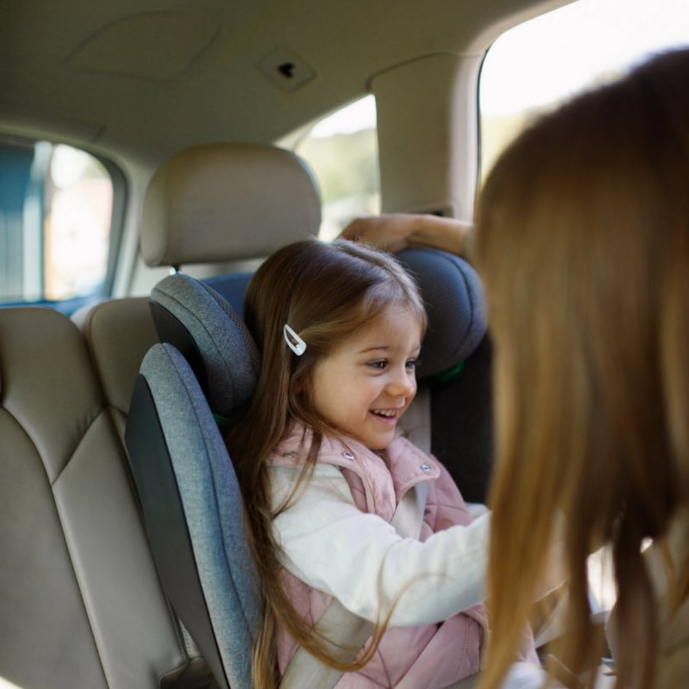 Avionaut MaxSpace AirFlow High Back Booster Seat Grey girl in car