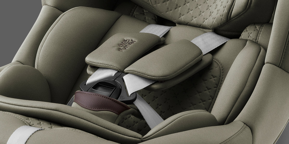 Britax-Römer Max-Safe Pro rear facing car seats, close-up, Urban Olive