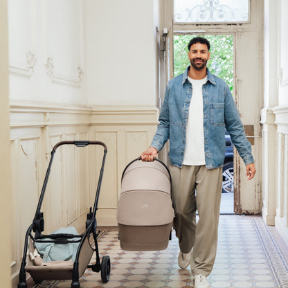 Britax Rio Travel System Stroller Pram Carrycot Teak father with baby