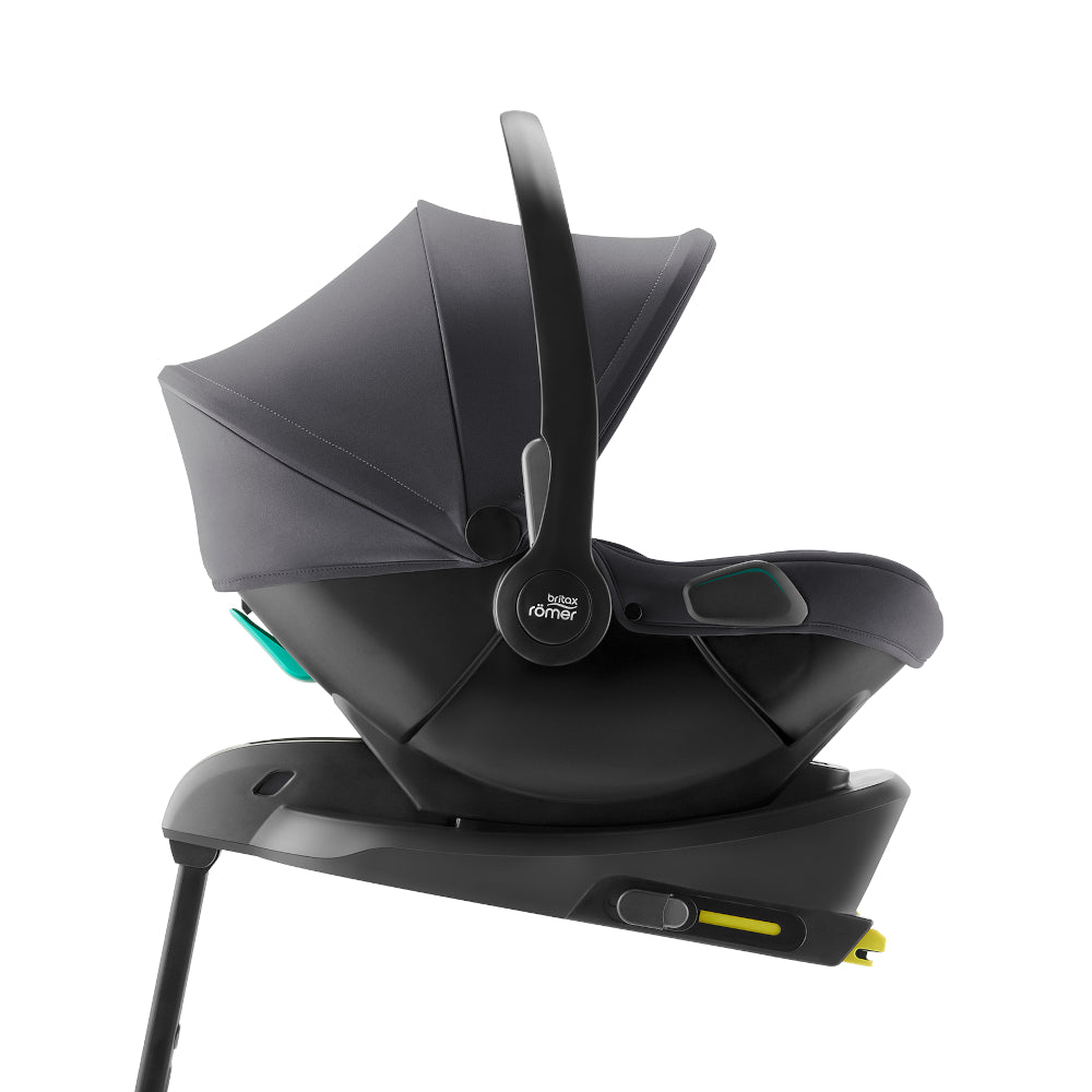 Britax Römer Baby-Safe Core ISOfixBase with car seat