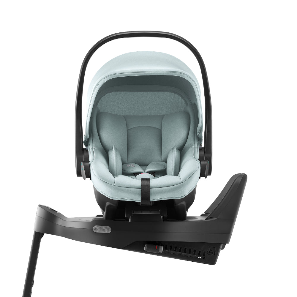 Britax Römer Baby-Safe Core infant carrier car seat in ocean blue, on Vario ISOfix base