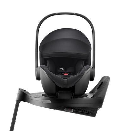 Britax-Römer Baby-Safe Pro infant carrier car seat in Deep Black on Vario 5Z ISOfix base