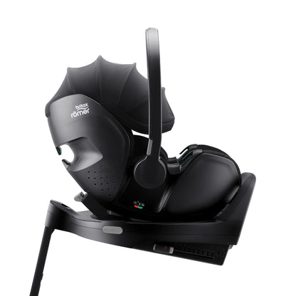 Britax-Römer Baby-Safe Pro infant carrier car seat in Deep Black on Vario 5Z ISOfix base