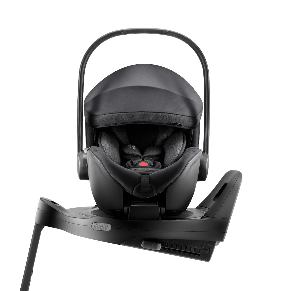 Britax-Römer Baby-Safe Pro infant carrier car seat in Carbon Black on Vario 5Z ISOfix base