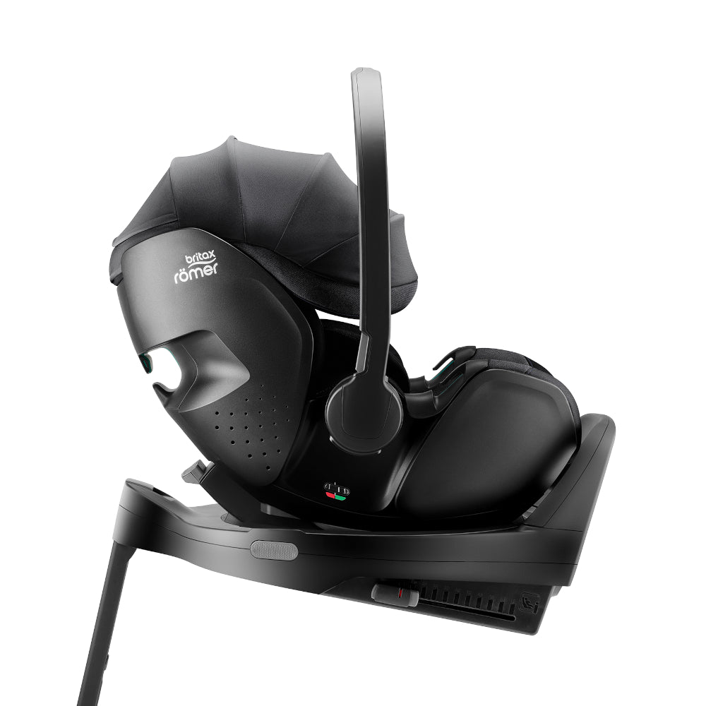 Britax-Römer Baby-Safe Pro infant carrier car seat in Carbon Black on Vario 5Z ISOfix base