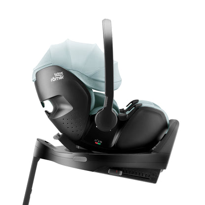 Britax-Römer Baby-Safe Pro infant carrier car seat in Harbor Blue on Vario 5Z ISOfix base