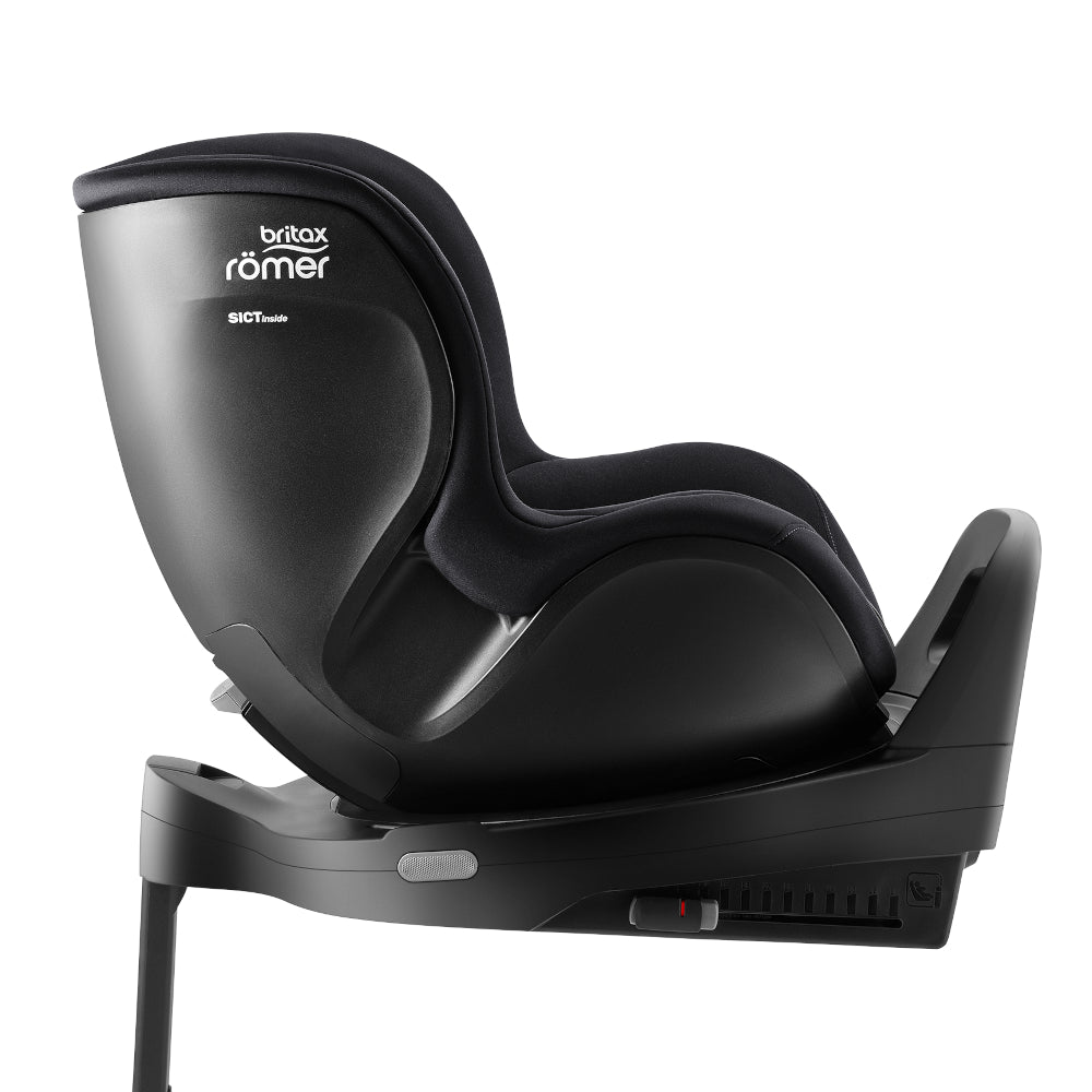 Britax-Römer Dualfix 5Z rear facing car seat in Deep Black on Vario 5Z ISOfix base