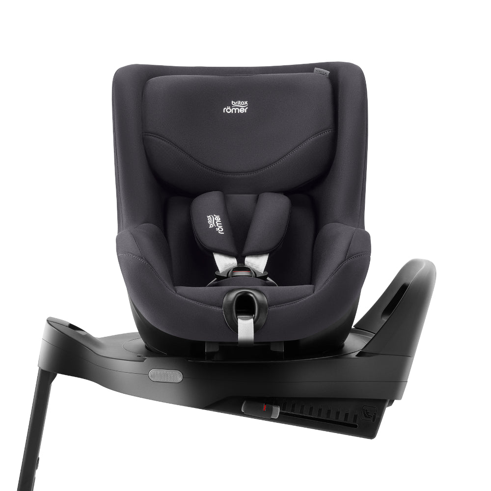 Britax-Römer Dualfix 5Z rear facing car seat in Deep Grey on Vario 5Z ISOfix base