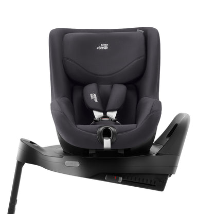 Britax-Römer Dualfix 5Z rear facing car seat in Deep Grey on Vario 5Z ISOfix base