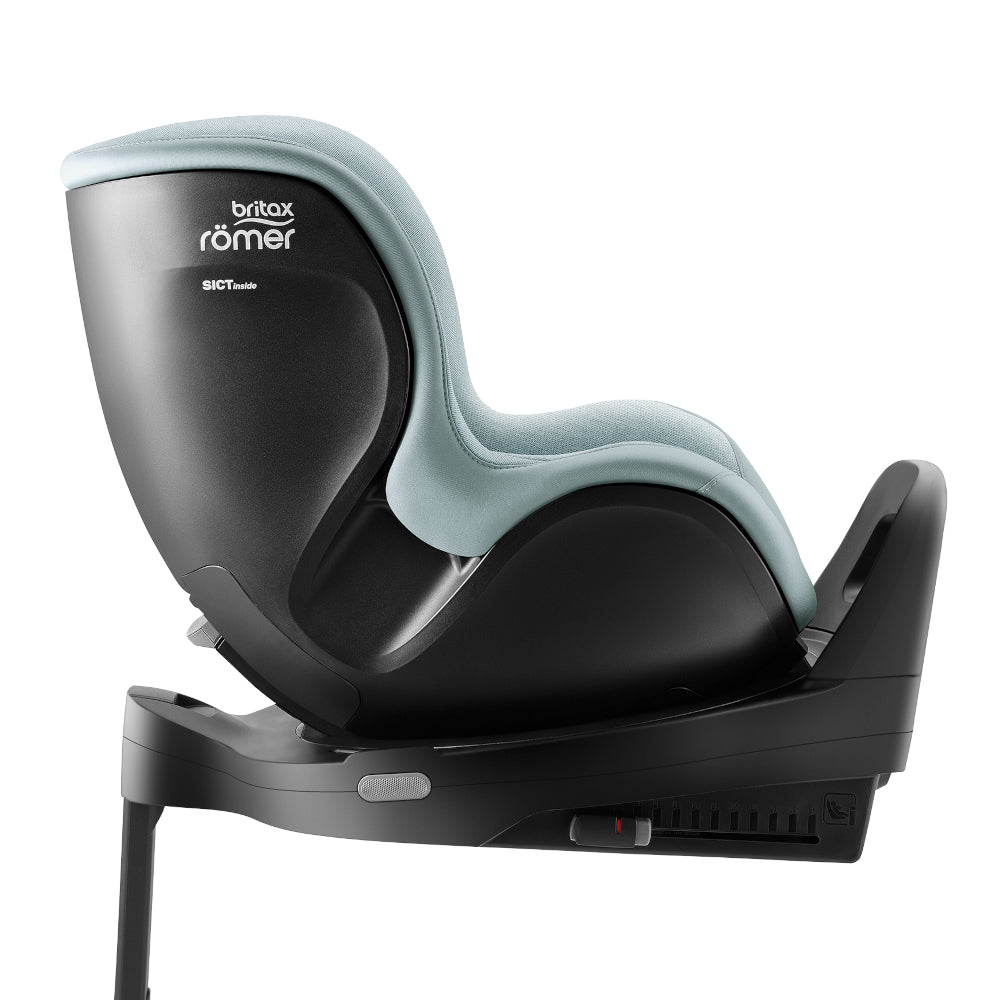 Britax-Römer Dualfix 5Z rear facing car seat in Harbor Blue on Vario 5Z ISOfix base