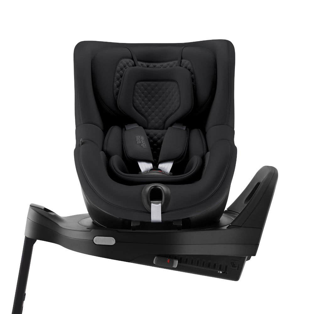 Britax-Römer Dualfix 5Z rear facing car seat in Onyx Black on Vario 5Z ISOfix base
