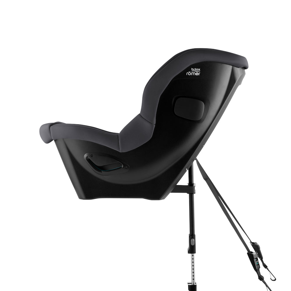 Britax-Römer Safe-Way M extended rear facing car seat in midnight grey